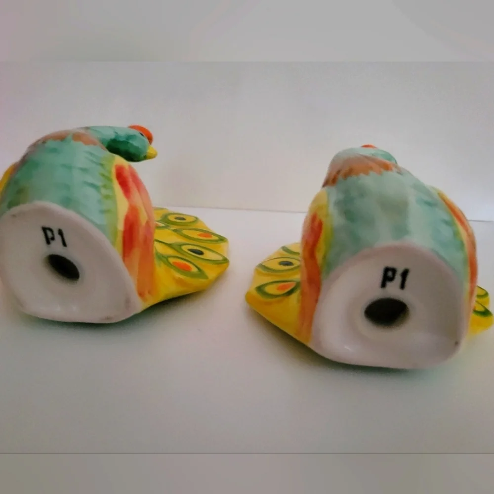 Pier 1 Peacock bird salt pepper shaker set